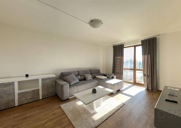 2 izbový byt s balkónom, po rekonštrukcii z r. 2022, 1x parkovanie