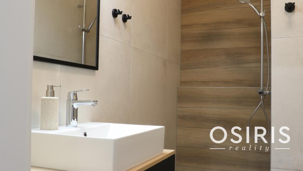 Na prenájom klimatizovaný 2i byt s balkónom, parkovanie, Lužná