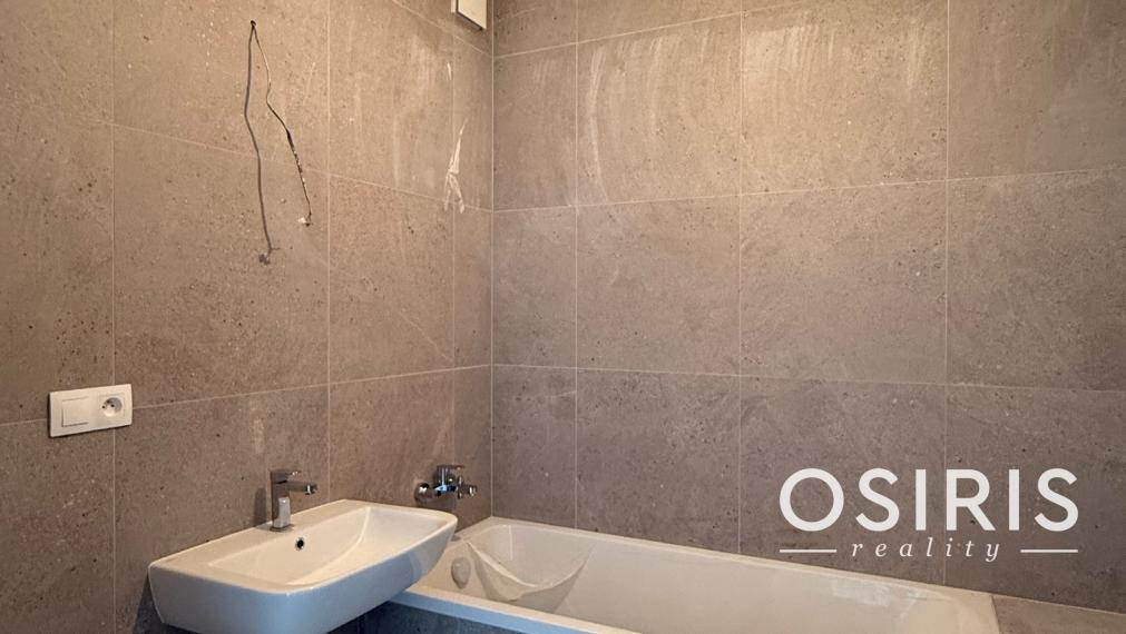 Skolaudované - 2 izb.byt s veľkým balkónom a krásnym výhľadom na Bratislavu