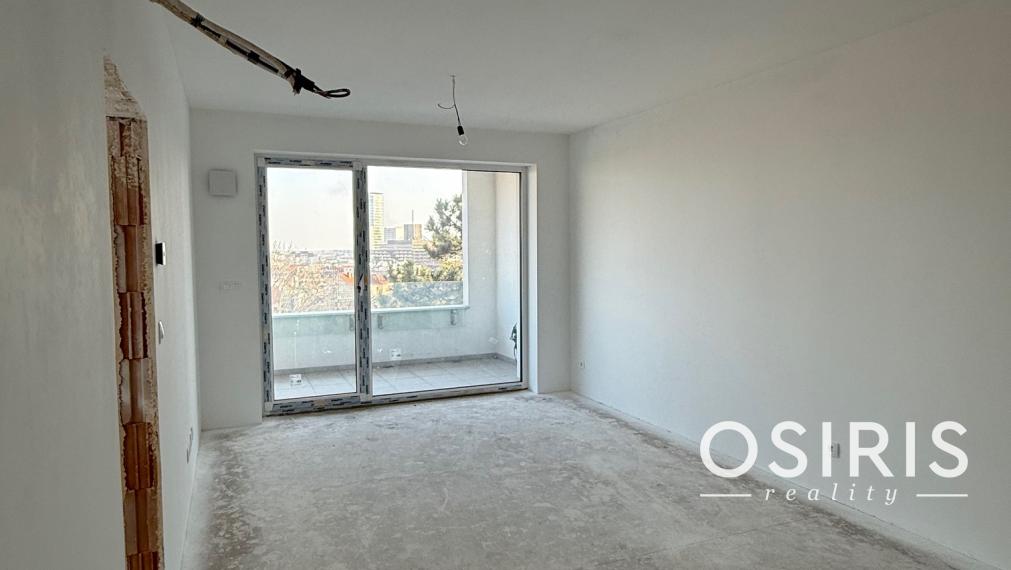 Skolaudované - 2 izb.byt s veľkým balkónom a krásnym výhľadom na Bratislavu