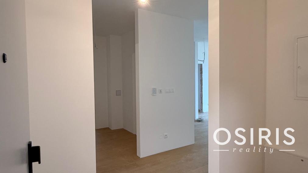 Skolaudované - 4 izb. byt s veľkou predzáhradkou - Winehills