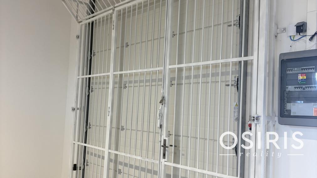 PRENÁJOM MODERNEJ HALY 103 m² V UZAVRETOM AREÁLI – ROVINKA
