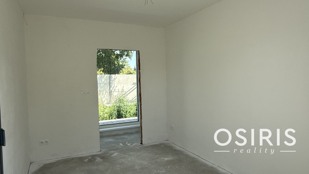 Minimalistický 4-izbový bungalov | Novostavba 2026 | 673 m² pozemok | Báč