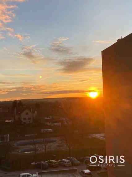 Novostavba: Zariadený 1i byt s veľkým balkónom a nádherným výhľadom 