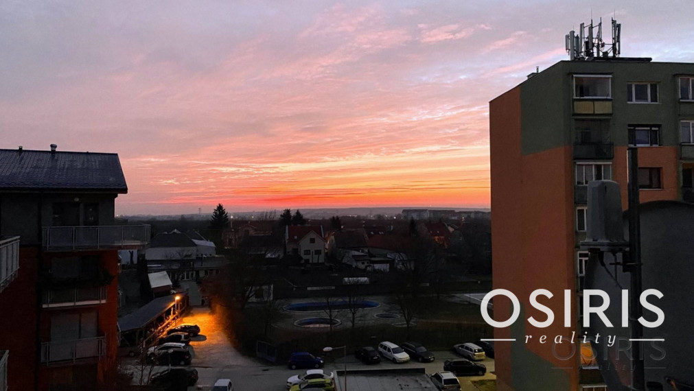 Novostavba: Zariadený 1i byt s veľkým balkónom a nádherným výhľadom 