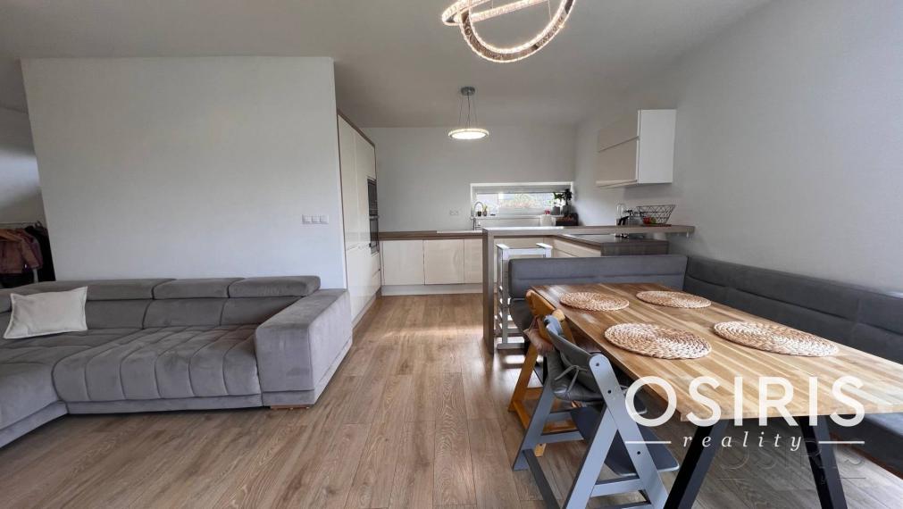 Samostatný 5i RD v štandarde s kuchyňou, novostavba 2013