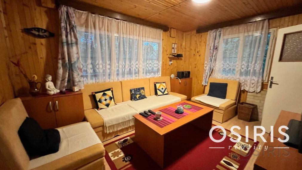 4i chata, po rekonštrukcii z r. 2007, pri vodnej priehrade Dubník