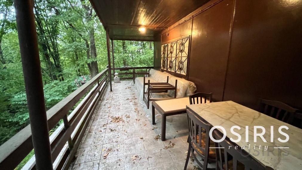 4i chata, po rekonštrukcii z r. 2007, pri vodnej priehrade Dubník