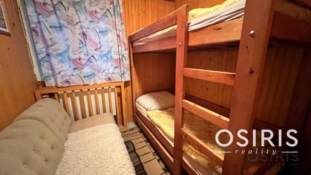 4i chata, po rekonštrukcii z r. 2007, pri vodnej priehrade Dubník