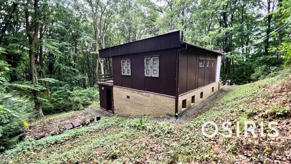 4i chata, po rekonštrukcii z r. 2007, pri vodnej priehrade Dubník