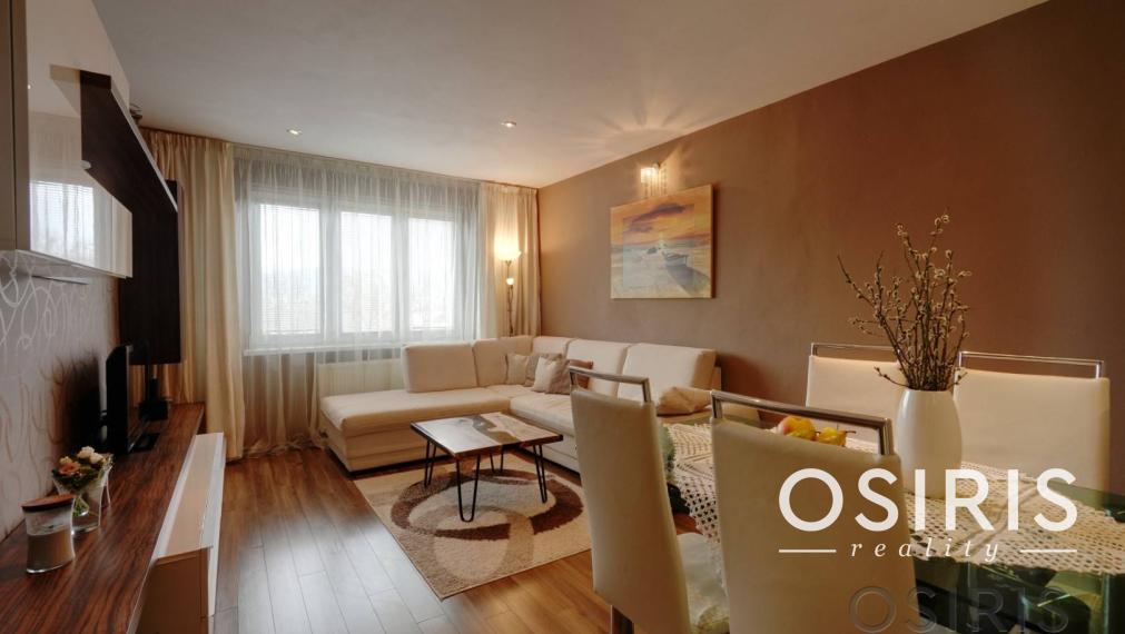 Zrekonštruovaný, priestranný 4i byt s dvoma balkónmi, Uhlisko, BB