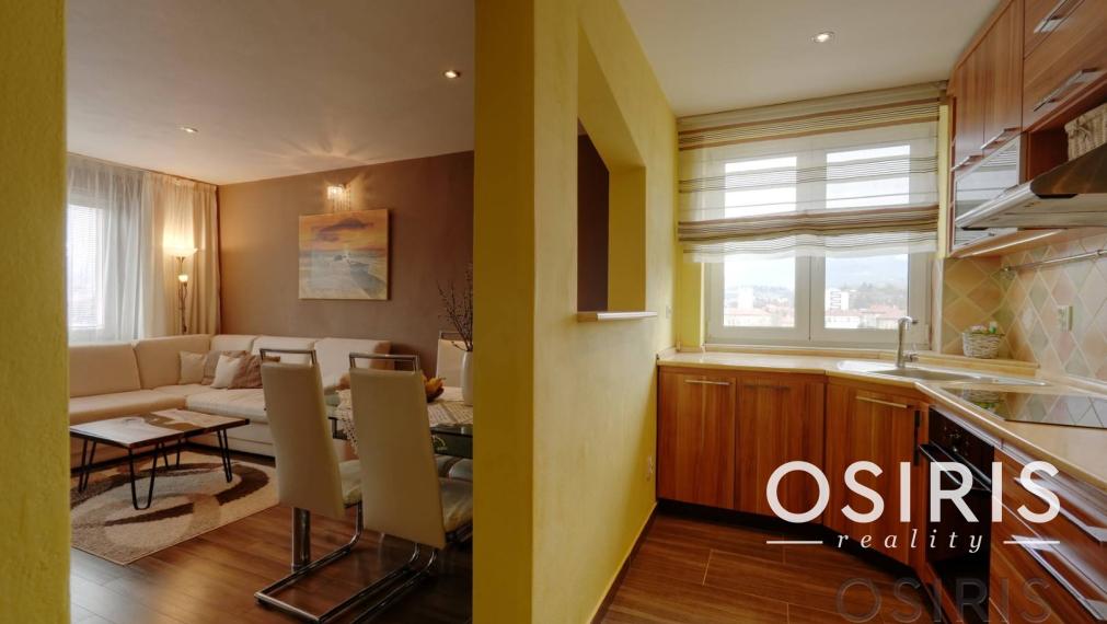 Zrekonštruovaný, priestranný 4i byt s dvoma balkónmi, Uhlisko, BB