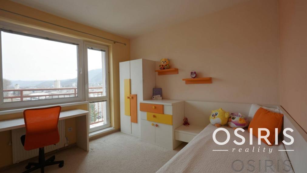 Zrekonštruovaný, priestranný 4i byt s dvoma balkónmi, Uhlisko, BB