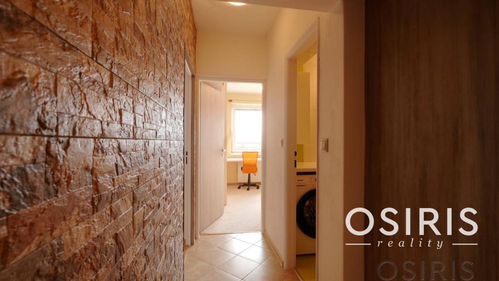 Zrekonštruovaný, priestranný 4i byt s dvoma balkónmi, Uhlisko, BB