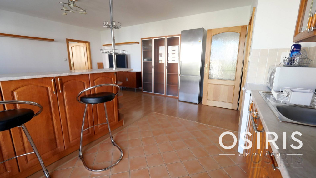 Klimatizovaný, zariadený 2i byt, balkón, šatník, Ľ. Fullu, Karlova Ves