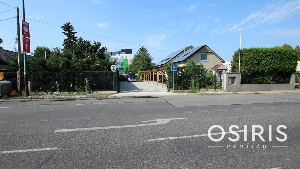 Pozemok s 18 parkovacími miestami, Bojnická ulica, BA - Ružinov