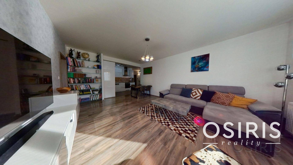 Zariadený 3i byt s balkónom, novostavba 2017, 2x parkovanie