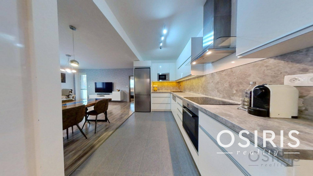 Zariadený 3i byt s balkónom, novostavba 2017, 2x parkovanie