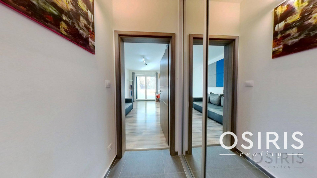 Zariadený 3i byt s balkónom, novostavba 2017, 2x parkovanie