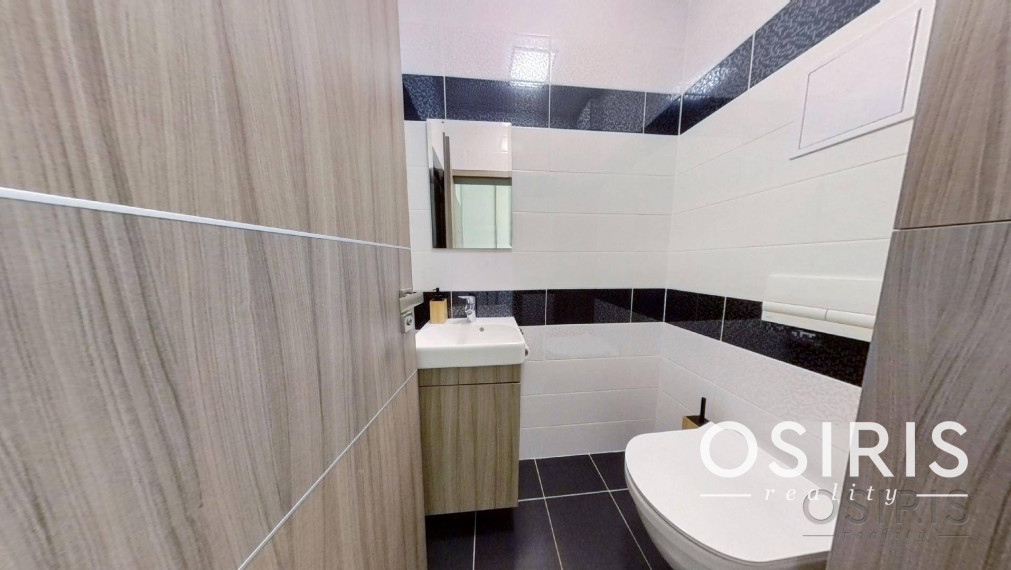 Zariadený 3i byt s balkónom, novostavba 2017, 2x parkovanie