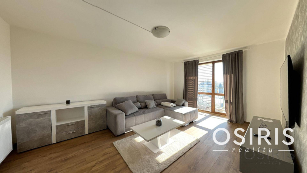 2 izbový byt s balkónom, po rekonštrukcii z r. 2022, 1x parkovanie