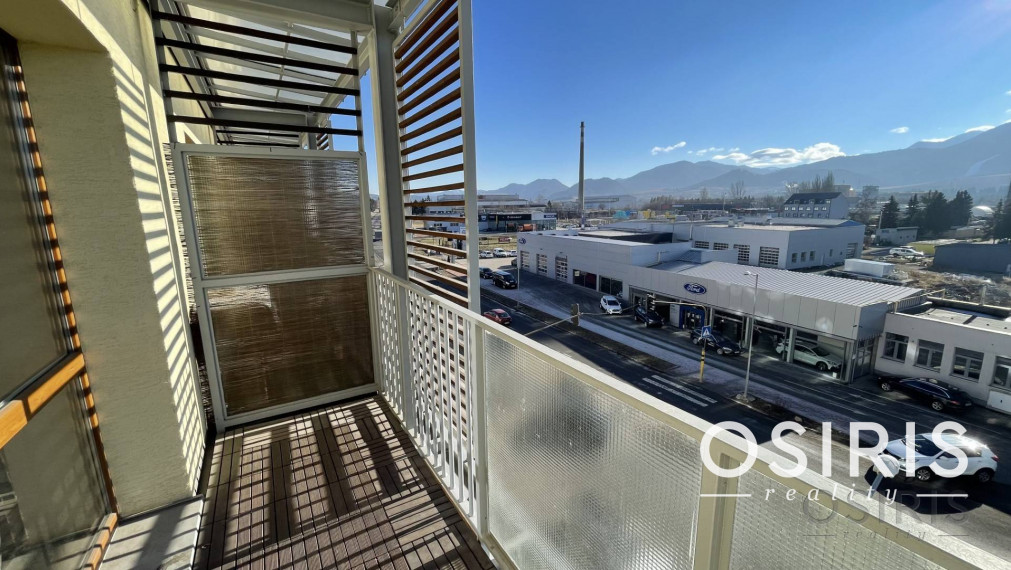 2 izbový byt s balkónom, po rekonštrukcii z r. 2022, 1x parkovanie