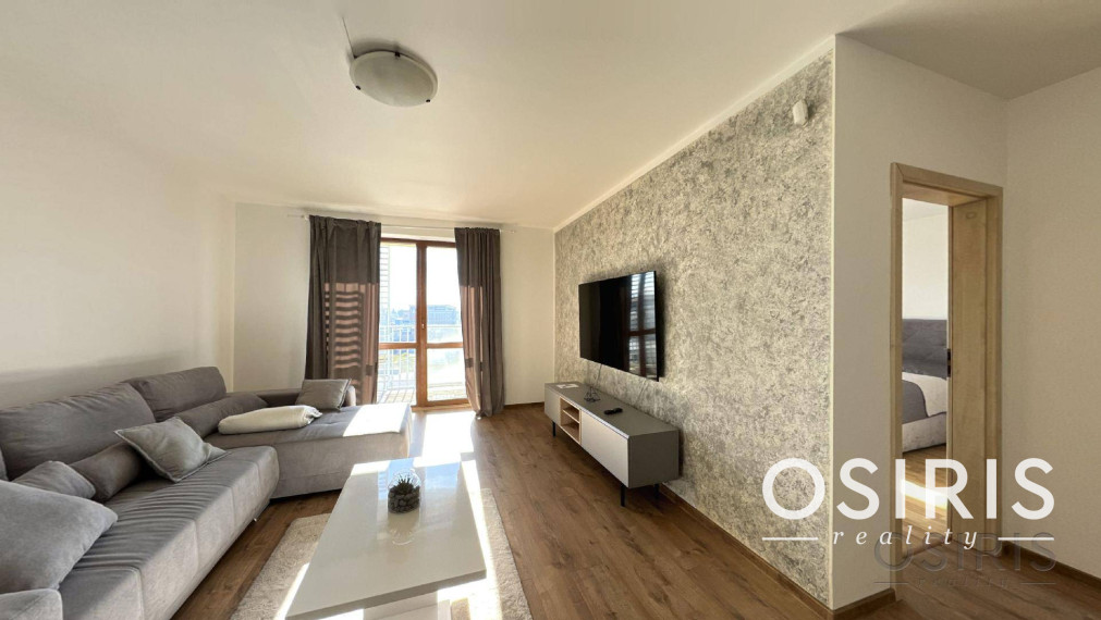 2 izbový byt s balkónom, po rekonštrukcii z r. 2022, 1x parkovanie