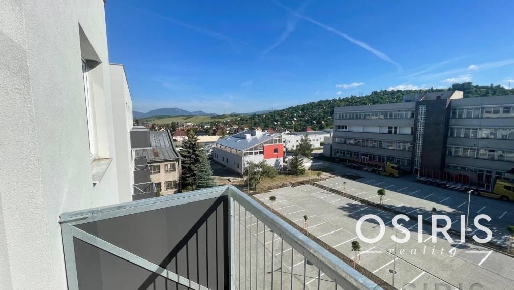 2 izbový byt s balkónom, novostavba 2022, 1x parkovanie