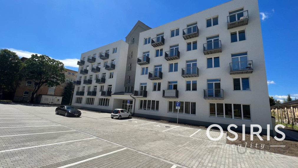 2 izbový byt s balkónom, novostavba 2022, 1x parkovanie