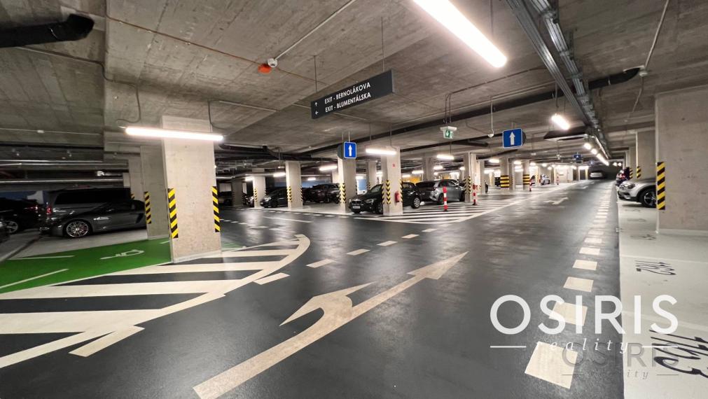 Stein: Priestranný 2i byt, garážové státie, pivnica, novostavba 2019