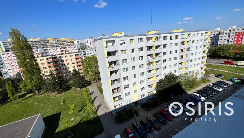 Slnečný 3i byt po čiastočnej rekonštrukcii, loggia, Lachova ul.