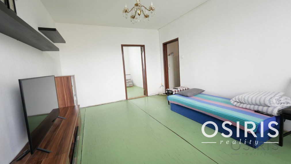 Slnečný 3i byt po čiastočnej rekonštrukcii, loggia, Lachova ul.