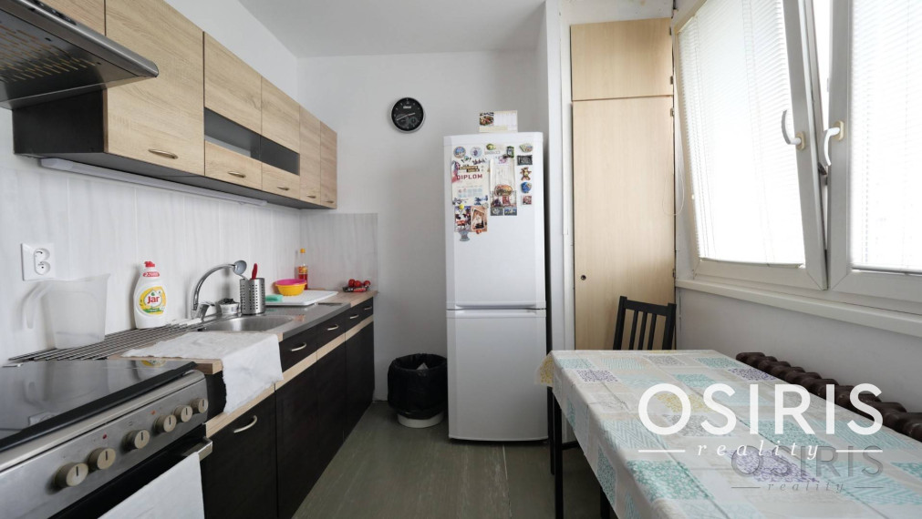 Slnečný 3i byt po čiastočnej rekonštrukcii, loggia, Lachova ul.