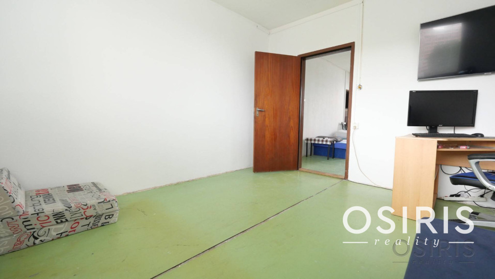 Slnečný 3i byt po čiastočnej rekonštrukcii, loggia, Lachova ul.