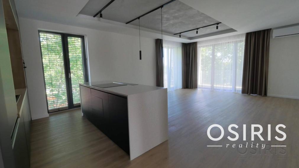 Nadštandardný klimatizovaný 4i byt, lodžia, parkovanie, Mudroňova ul.