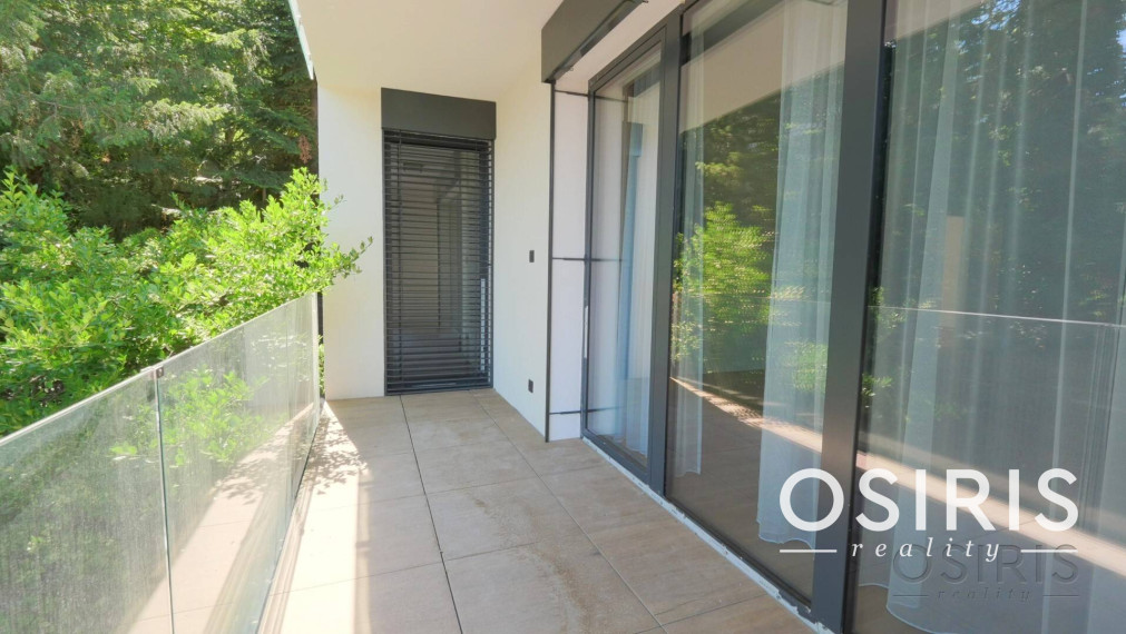 Nadštandardný klimatizovaný 4i byt, lodžia, parkovanie, Mudroňova ul.