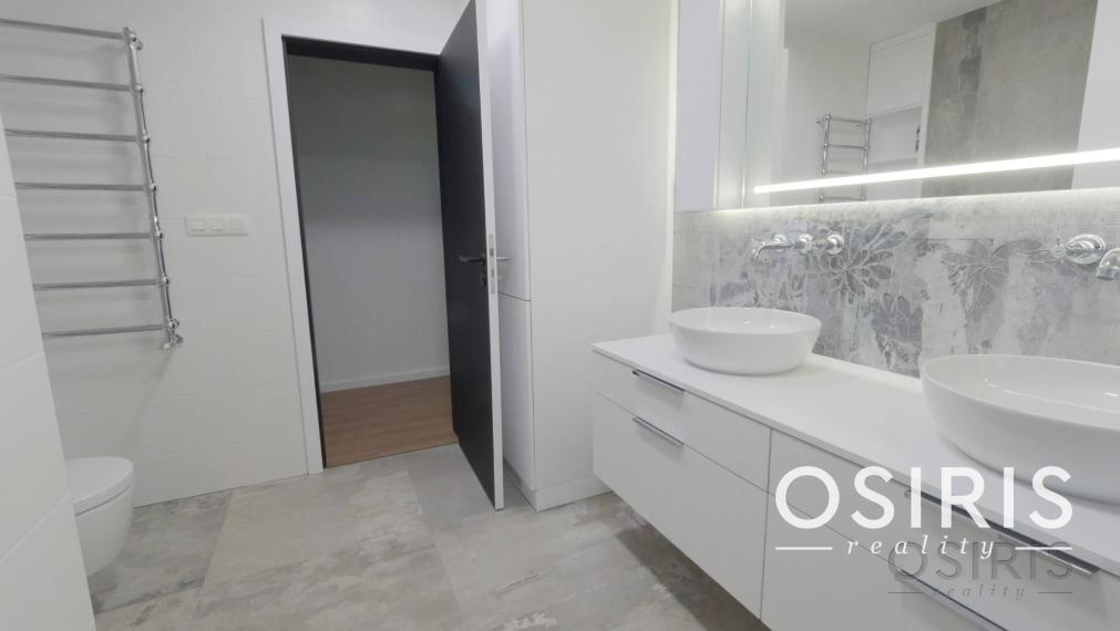 Nadštandardný klimatizovaný 4i byt, lodžia, parkovanie, Mudroňova ul.