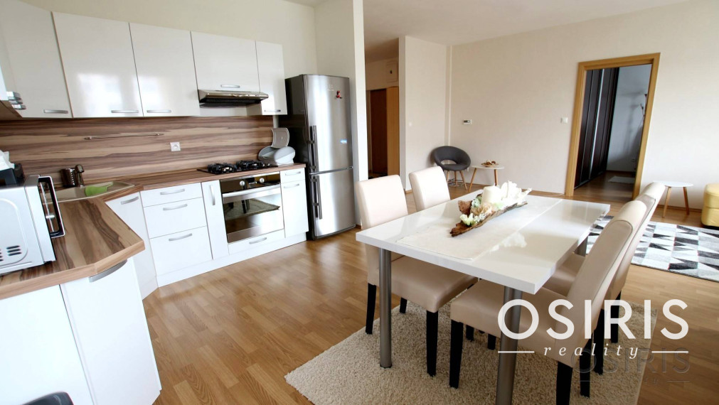 Klimatizovaný, 2i byt, šatník, garážový box v cene, Pezinok