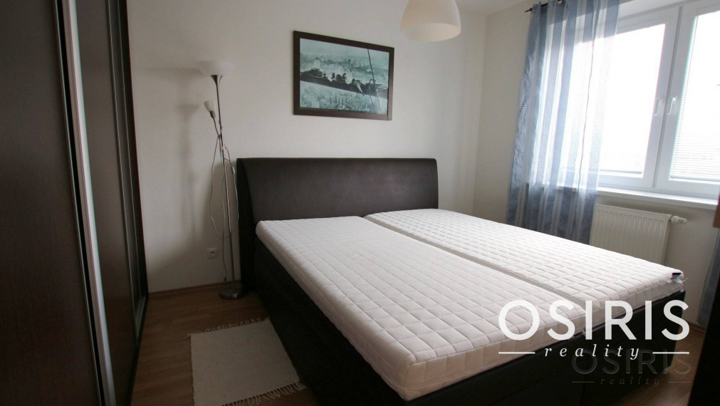 Klimatizovaný, 2i byt, šatník, garážový box v cene, Pezinok