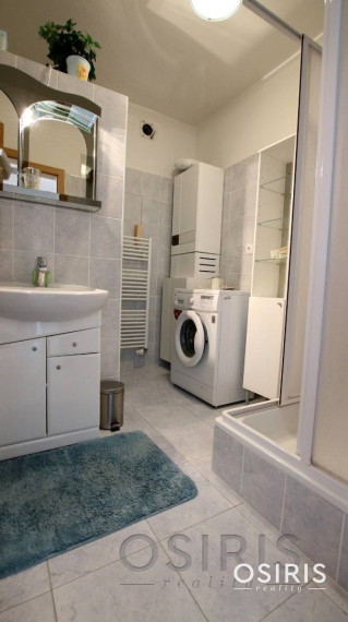 Klimatizovaný, 2i byt, šatník, garážový box v cene, Pezinok