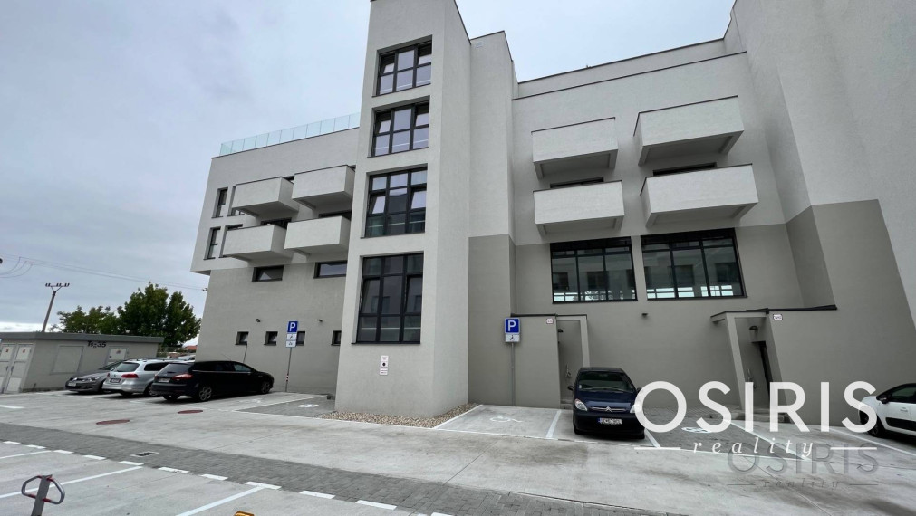 Slnečný 1i byt s balkónom, v novostavbe z r. 2022, Rovinka