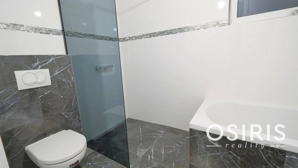 Ponuka výstavby samostatného 4i rodinného domu, holodom / štandard