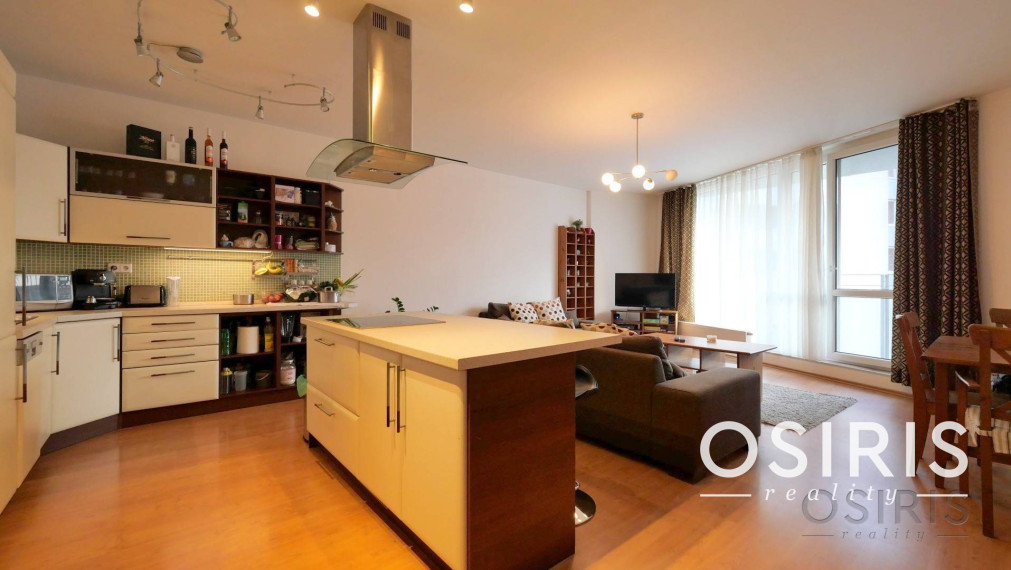 Zariadený 4i byt, 120 m2, balkón, parkovanie v garáži, Koloseo, BA III