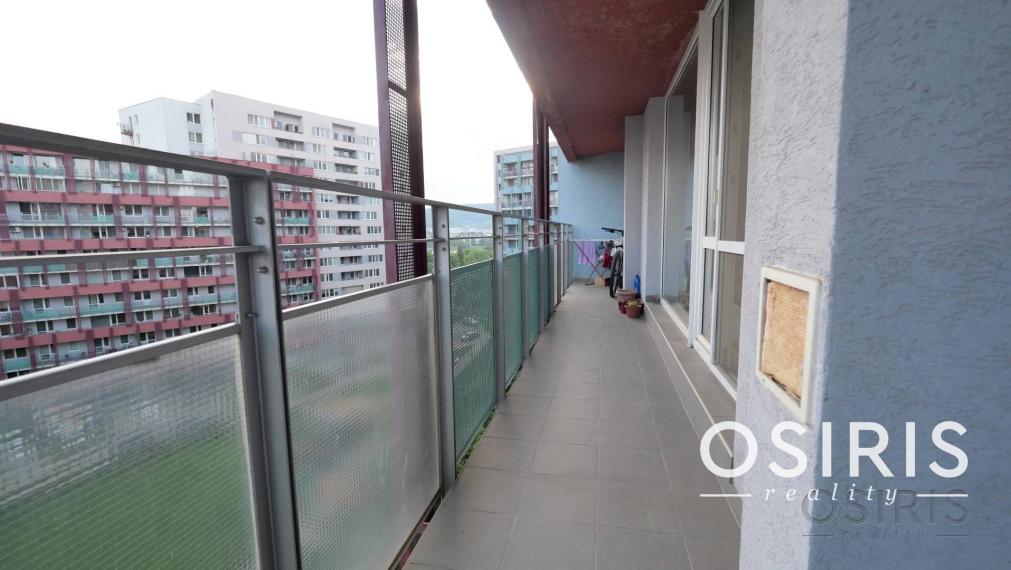 Zariadený 4i byt, 120 m2, balkón, parkovanie v garáži, Koloseo, BA III