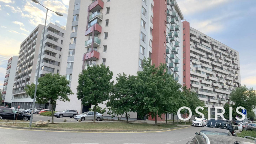 Zariadený 4i byt, 120 m2, balkón, parkovanie v garáži, Koloseo, BA III