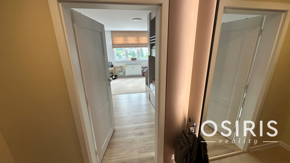 Na predaj 3i byt zariadený dizajnérom, atraktívna lokalita - tichá časť vo Svite