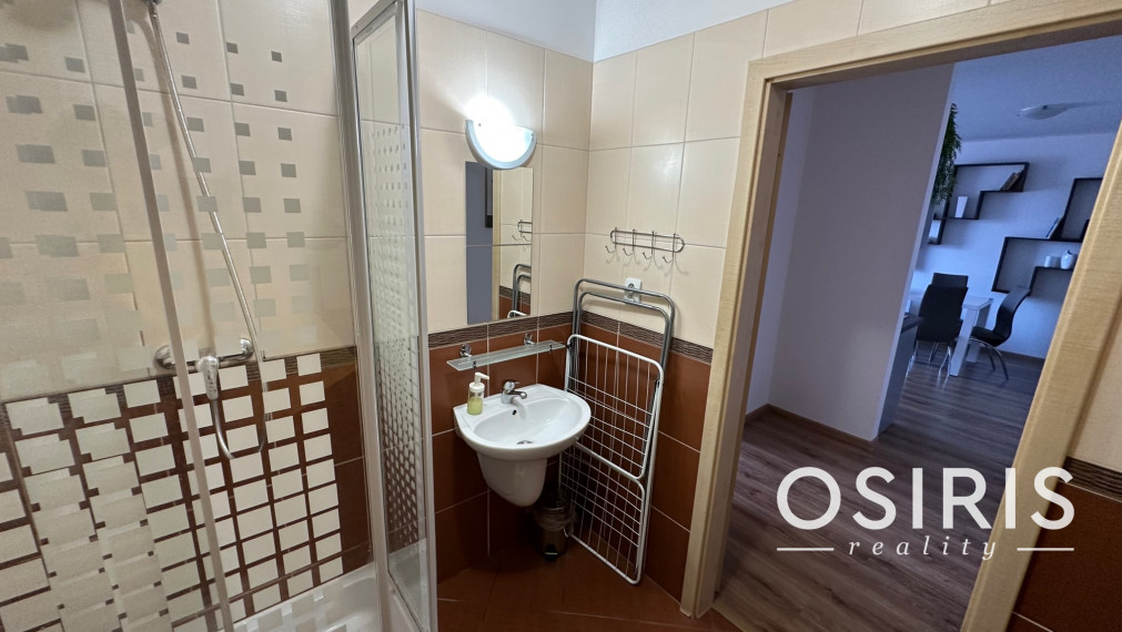 2 izbový byt s balkónom, 1x parkovanie