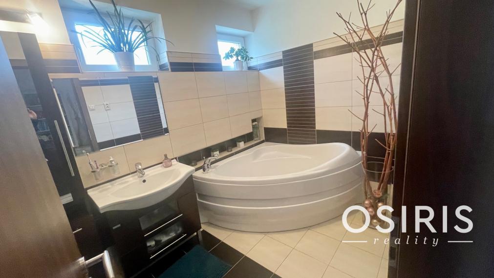 Krásny, presvetlený, 6 izbový rodinný dom po kompletnej rekonštrukcii