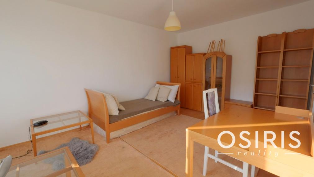 NOVINKA: Slnečný, čiastočne zrekonštruovaný 1i byt s veľkým balkónom, pivnica, Karloveská ulica, Bratislava - Karlova Ves