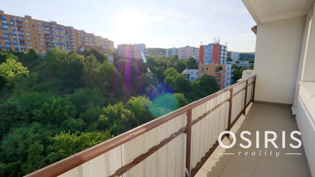 NOVINKA: Slnečný, čiastočne zrekonštruovaný 1i byt s veľkým balkónom, pivnica, Karloveská ulica, Bratislava - Karlova Ves